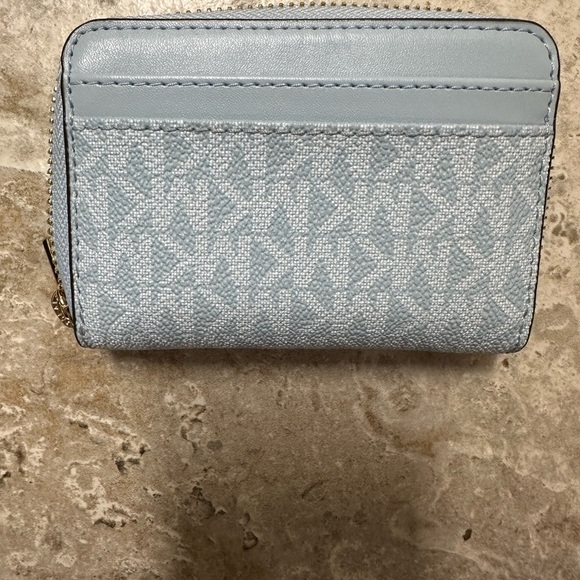 Michael Kors Light Blue Shoulder Bag with Gold Chain and matching Wallet - Picture 7 of 8